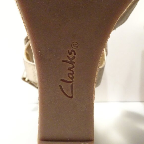 Clarks Wedge Sandals Gold Metallic Leather Size 7.5 Beach Cruise - Picture 6 of 6